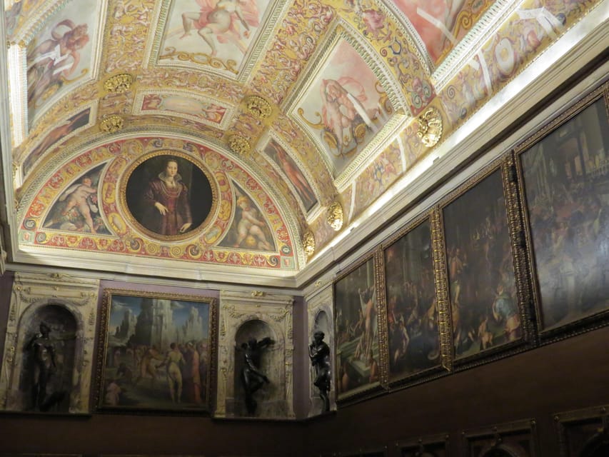 Palazzo Vecchio Secret Passages Tour & Lunch or "Gelato" - Meeting at the Via dei Gondi entrance