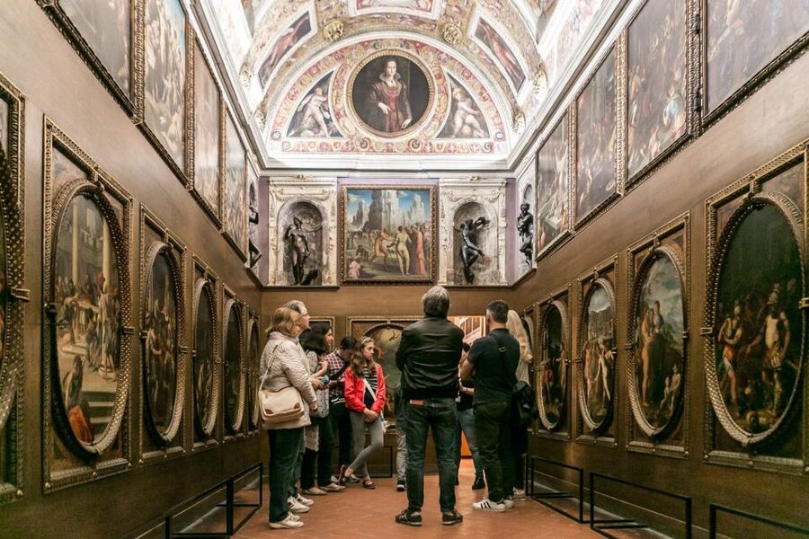 Palazzo Vecchio: Skip-the-Line Entry and Secret Passage Tour - Key points at a glance