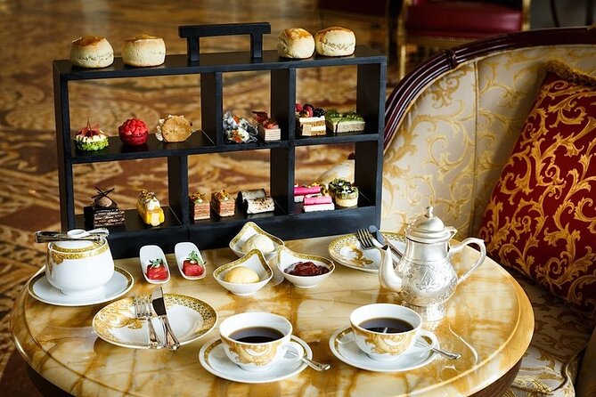 Palazzo Versace Dubai Afternoon Tea - What arrives on the afternoon tea stand