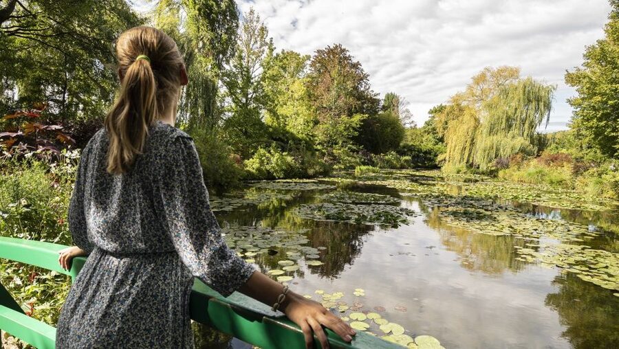 Paris: Giverny & Versailles Small Group or Private Tour - Is the $377 price fair?