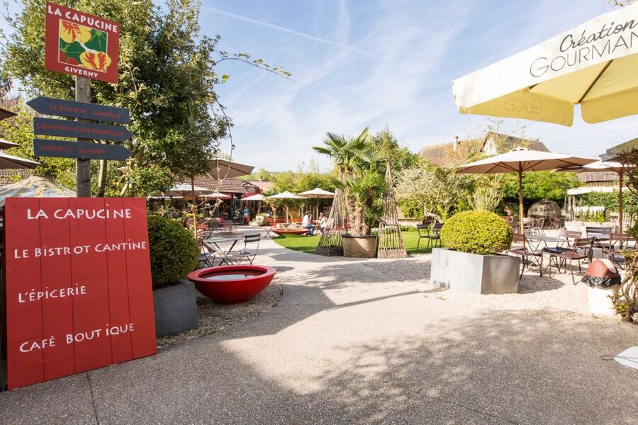 Paris: Giverny & Versailles Small Group or Private Tour - Lunch at Moulin de Fourges