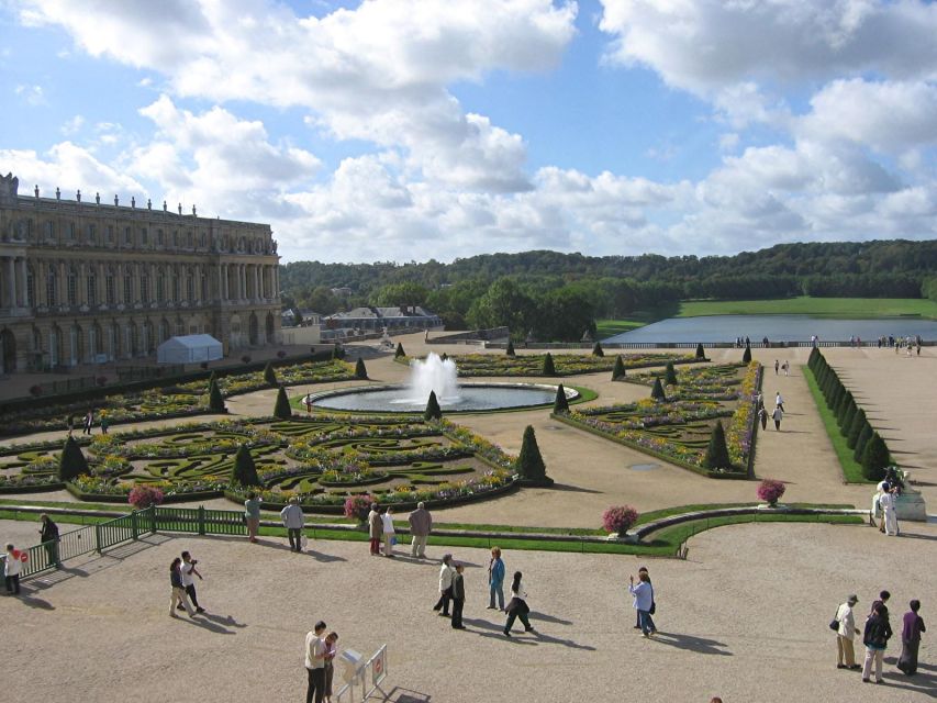 Paris: Palace of Versailles Ticket with Private Transfer - Why Versailles works well as a private half-day trip