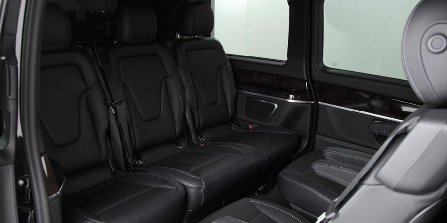PARIS: Private transfer Château Versailles van 7 people 4H - A simple private ride to Versailles