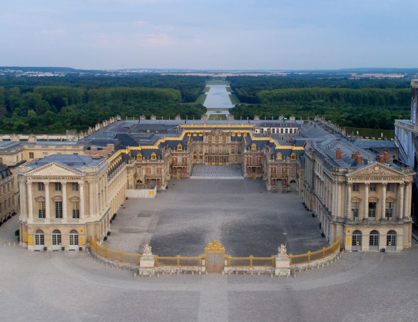 PARIS: Private transfer Château Versailles van 7 people 4H - The return to Paris