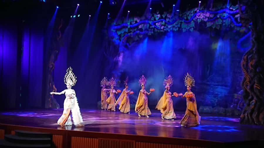 Pattaya: Alcazar Cabaret Show VIP Seat with Private Transfer - What the Alcazar show is really like