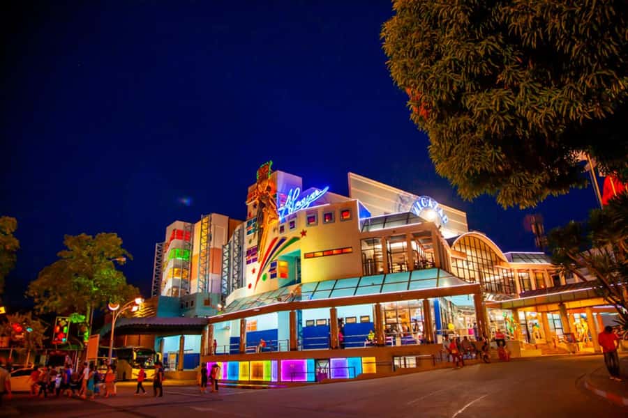 Pattaya: Alcazar Cabaret Show VIP Seat with Private Transfer - Timing: show length versus the full evening
