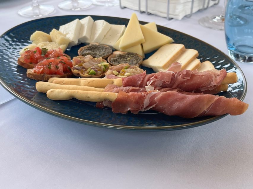 Peles & Cantacuzino Castles: Gourmet Wine & Cultural trip - Who will enjoy this day most?