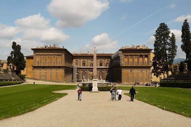 Pitti Palace and Boboli Gardens Private Tour - Why Pitti Palace feels different from Florence’s other museums