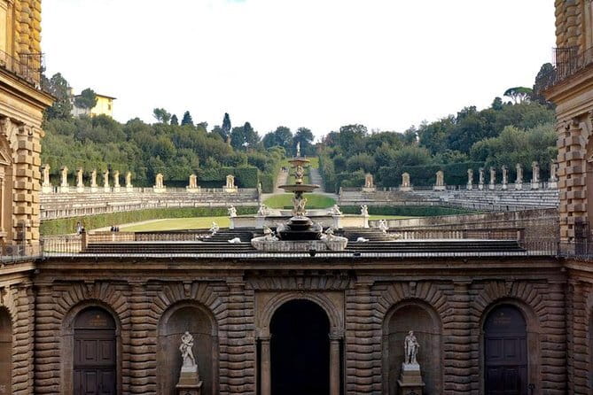 Pitti Palace - Private Tour At Galleria Palatina Incl. Tkts To Boboli Gardens - Inside Palazzo Pitti, where Florence’s rulers lived large