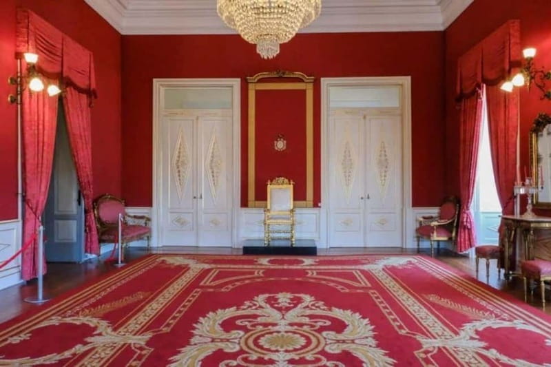 Porto Bishop's Palace Guided Tour - The 15-minute walk through Terreiro da Sé