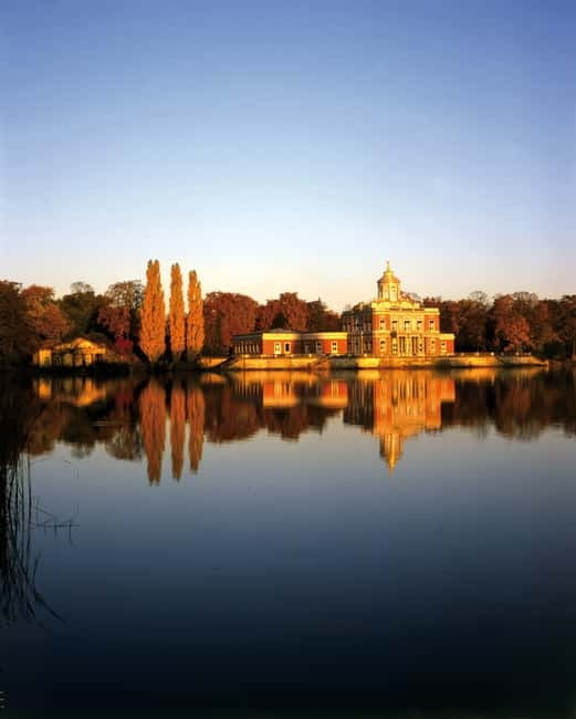 Potsdam: 5-Hour-Tour "Parks & Palaces" from Berlin by VW-Bus - From Charlottenburg to Babelsberg
