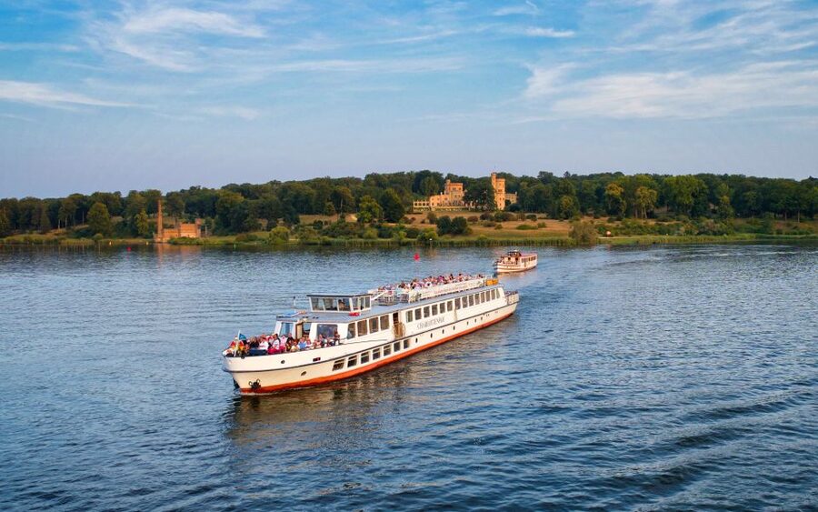 Potsdam: Palace Tour by Boat - Why Potsdam looks best from the Havel