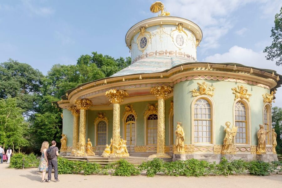 Potsdam: Sanssouci Palace and Prussian Palaces Entry Ticket - Your timed entrance at the Ehrenhof