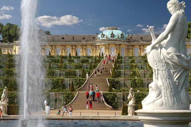 Potsdam Tour from Berlin With Guided Sanssouci Palace Visit - How the bilingual guiding works