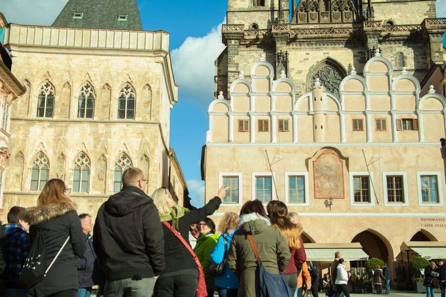 Prague: 3-Hour Old Town and Prague Castle Tour in German - The Astronomical Clock and the heart of the Old Town