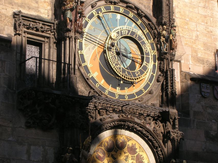 Prague: 3-Hour Old Town and Prague Castle Tour in German - The tram uphill to Prague Castle