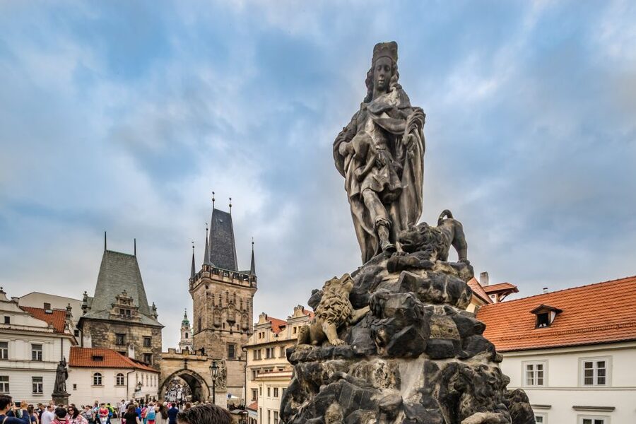 Prague: 3-Hour Walking Tour of Old Town & Prague Castle - Starting near the Astronomical Clock