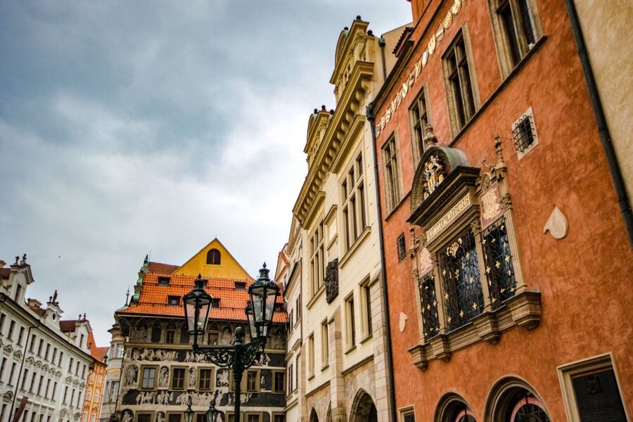 Prague: 3-Hour Walking Tour of Old Town & Prague Castle - Why the guides matter so much