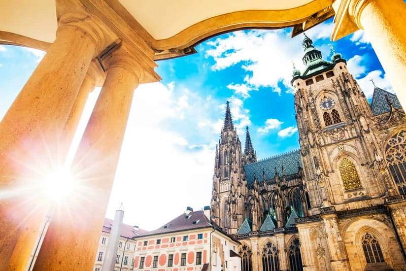 Prague Castle: 1-Hour Introduction Tour with Entry Ticket - Key points to know before booking