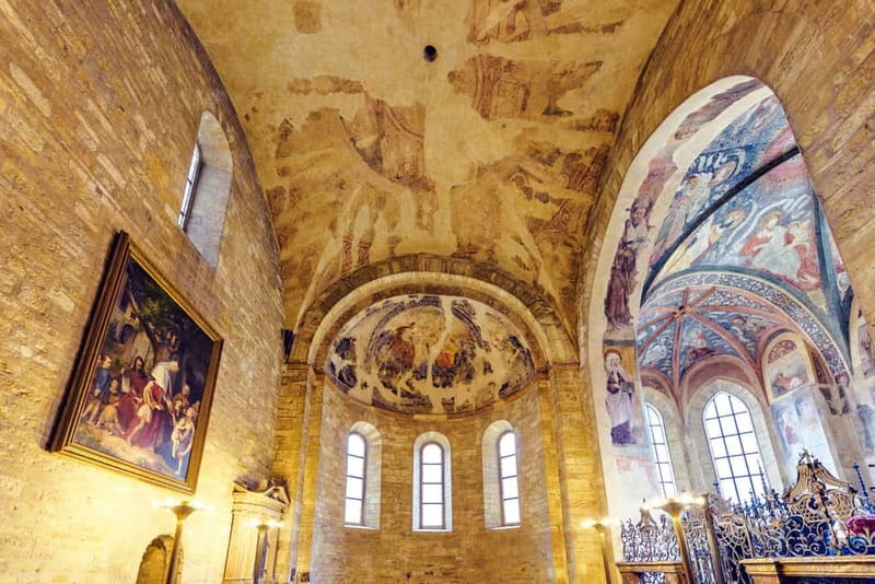 Prague Castle: 1-Hour Introduction Tour with Entry Ticket - The city view from the castle hill