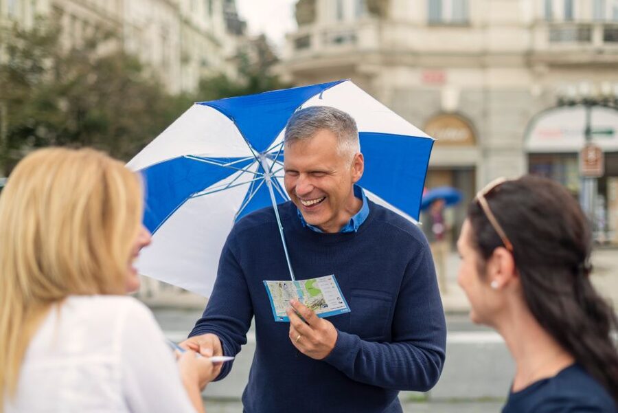 Prague Castle: Admission Ticket With Transfer And Audioguide - How the Online Audio Guide Works