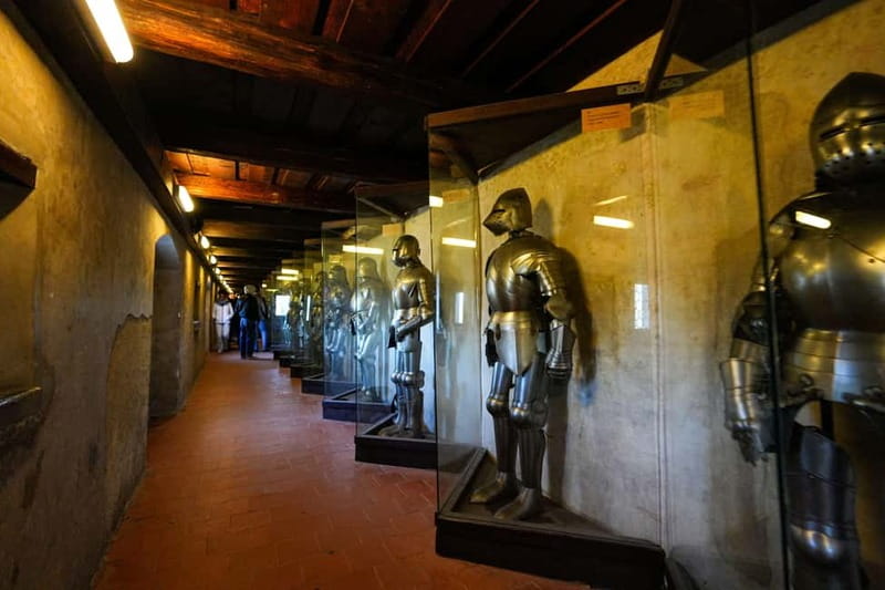 Prague Castle Interiors: Small-Group Tour with Local Guide - Old Royal Palace: 30 minutes of political history