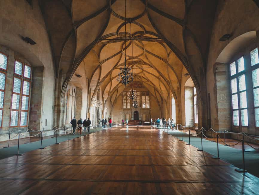 Prague Castle, St. Vitus Cathedral, Royal Palace, St. George's Basilica - Why Prague Castle works best with a guide