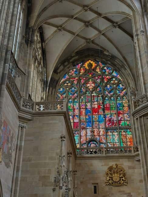 Prague Castle Ticket & Audioguide with Pick-up in GPG Office - Key points at a glance