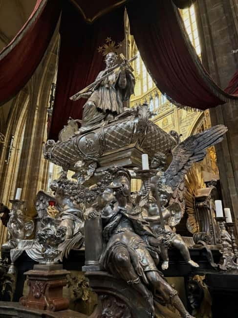 Prague Castle Ticket & Audioguide with Pick-up in GPG Office - What this Prague Castle ticket actually gives you