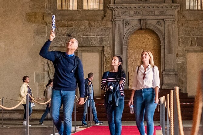 Prague Castle Tour Including Admission Ticket - 2.5 Hour - Golden Lane brings royal history down to ordinary life