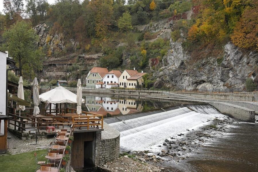 Prague: Cesky Krumlov Private Day Tour - Walking into Cesky Krumlov’s old town
