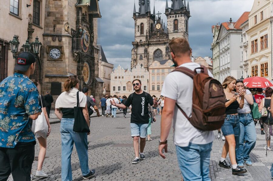 Prague: Full-Day Old Town, River Cruise & Prague Castle Tour - Why this full-day Prague tour works well