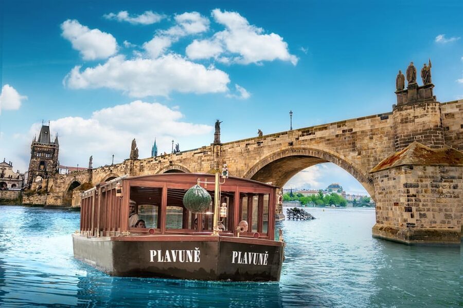 Prague: Full-Day Old Town, River Cruise & Prague Castle Tour - Starting at Charles Bridge and the Old Town