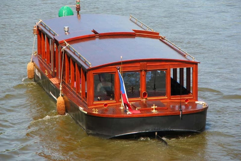 Prague: Old Town, Prague Castle & River Cruise Day Tour - Old Town, Josefov, and the Astronomical Clock