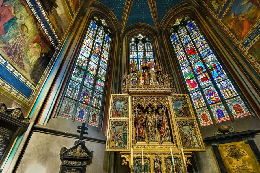 Prague: Prague Castle and Lobkowicz Palace Entry Tickets - What is not included, and why it matters