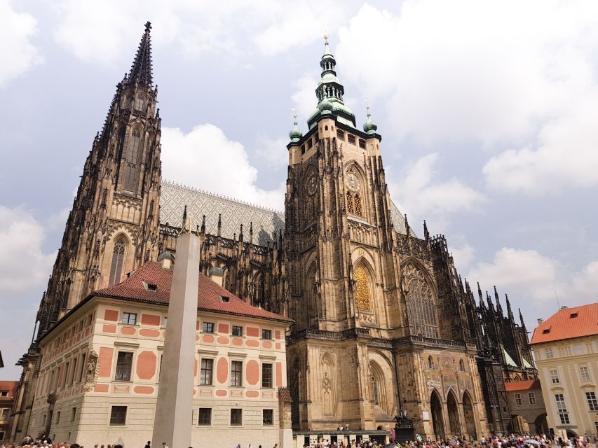 Prague: Prague Castle, Jewish Quarter, Clock Tower Admission - A practical plan for using the two days