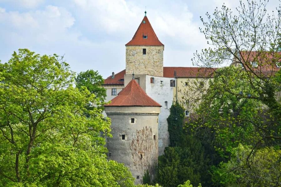 Prague: Prague Castle Skip-the-Line Ticket with Audioguide - Planning a one-day visit