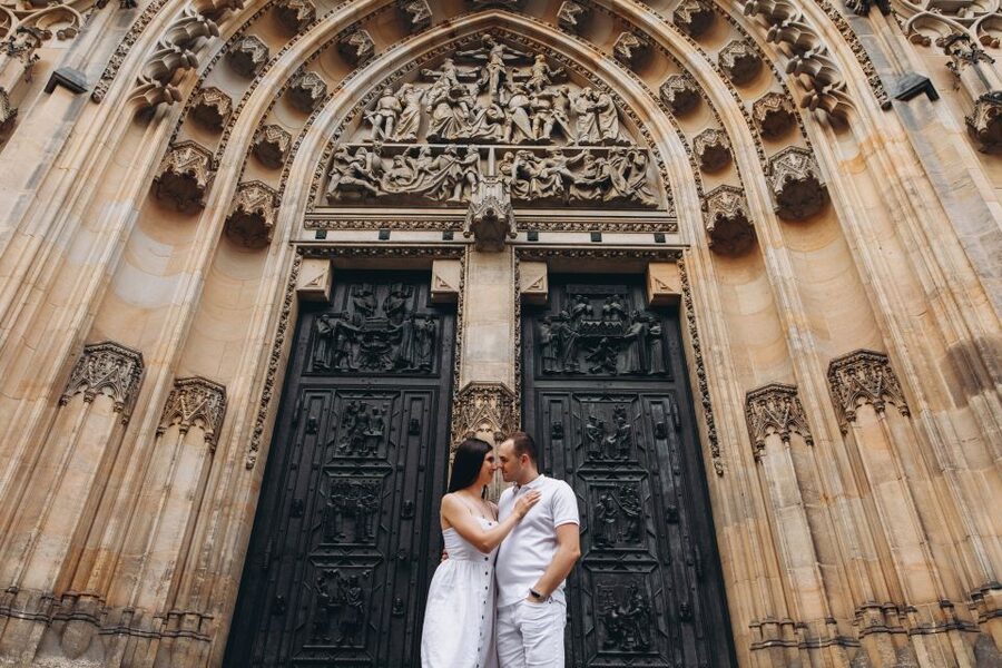Prague: Professional Photoshoot at Prague Castle - How the 15 to 45 Minutes Work