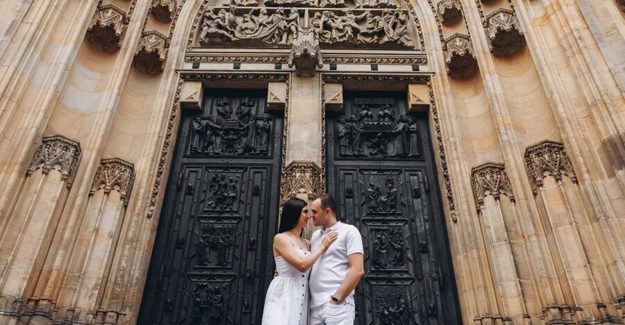 Prague: Professional Photoshoot at Prague Castle - What Happens at Prague Castle