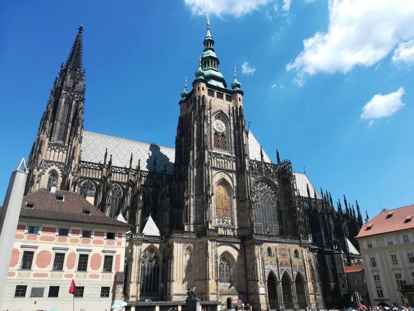 Prague: Tour to Prague Castle with tickets included. Spanish - Golden Lane, the Tour’s Most Distinctive Finish
