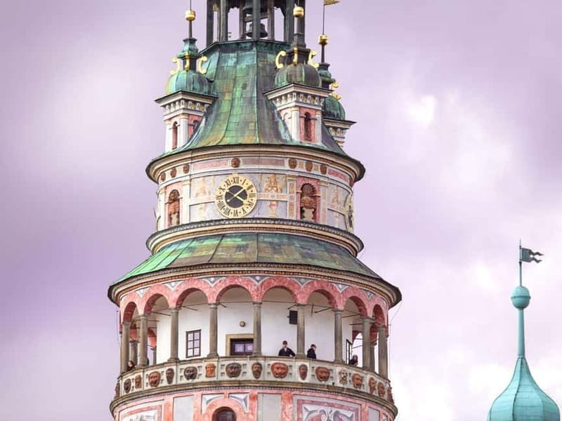 Prague: Transfer to Vienna via fabulous Cesky Krumlov - Entering Cesky Krumlovs old town