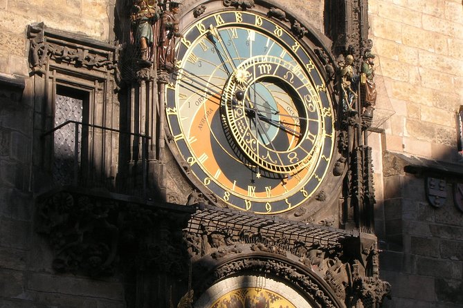 Prague Walking Tour in German: Old Town and Prague Castle - Why this German walking tour works well in Prague