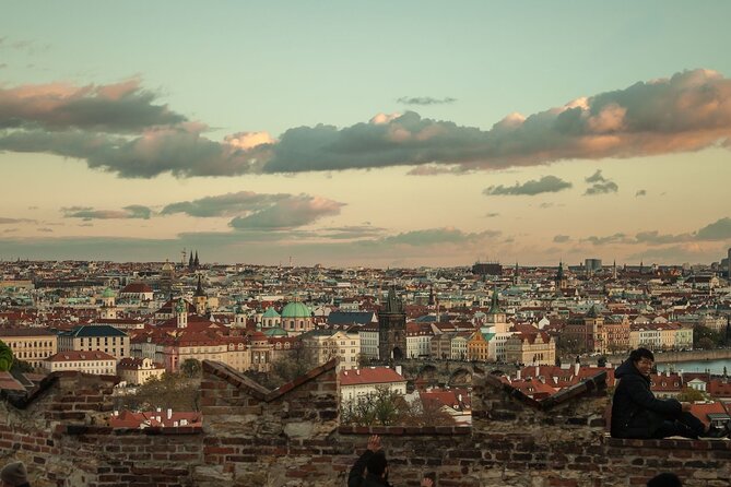 Prague Walking Tour in German: Old Town and Prague Castle - Practical details that affect your day