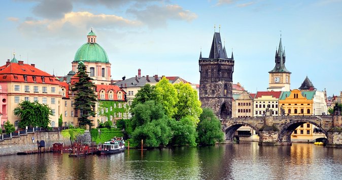 Prague Walking Tour of Old Town, Charles Bridge and Prague Castle - Key points to know before booking