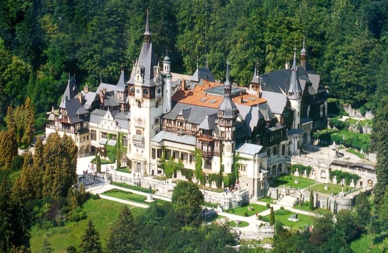 Premium Tour Bran & Peles Castle from Bucharest - The early start from Bucharest