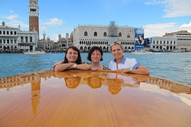 Private 4hrs Venice Tour: Doge's Palace, Grand Canal & St Mark's - Guides, group size, and the value of a private visit