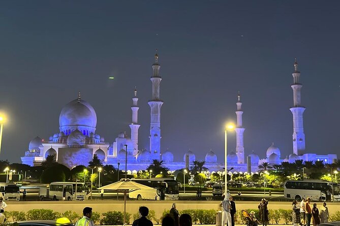 Private Abu Dhabi City Tour with Grand Mosque and Palace Visit - Emirates Palace for photographs
