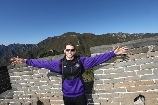 Private Beijing Layover Tour: Mutianyu Great Wall and Forbidden City with Cable Car and Meal - What the private guide adds