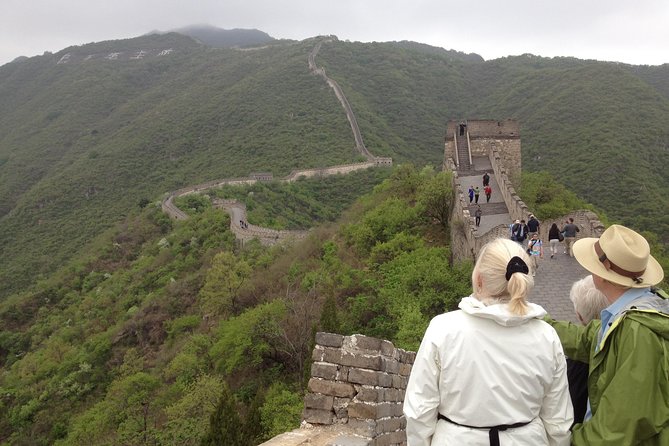 Private Beijing Layover Tour: Mutianyu Great Wall and Forbidden City with Cable Car and Meal - Meeting your guide at PEK or Daxing