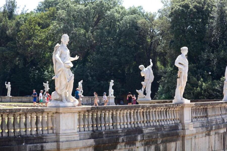 Private Caserta Royal Palace and Gardens Tour inc. Shuttle - Meeting at Piazza Carlo di Borbone